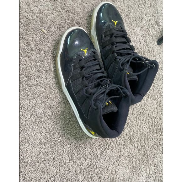 Air Jordan 11 Retro “Black and White” - Picture 2 of 4